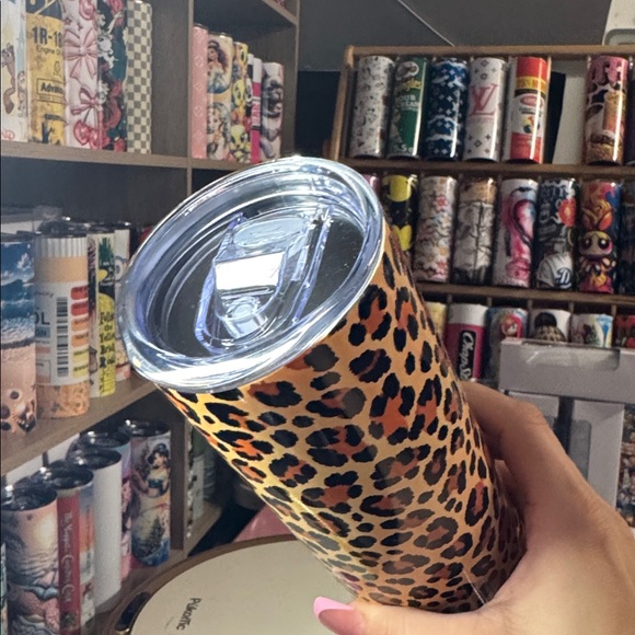 20oz Leopard Print Tumbler - Picture 2 of 3